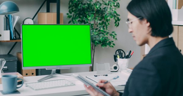 Formations pour devenir gestionnaire de paie : parcours, compétences et perspectives